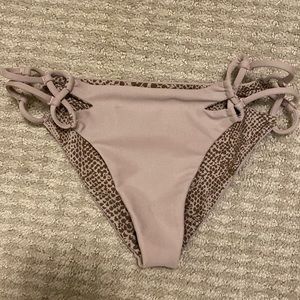 Acacia Swim Bottoms. Like new except slight pen mark (seen in pics) size Medium